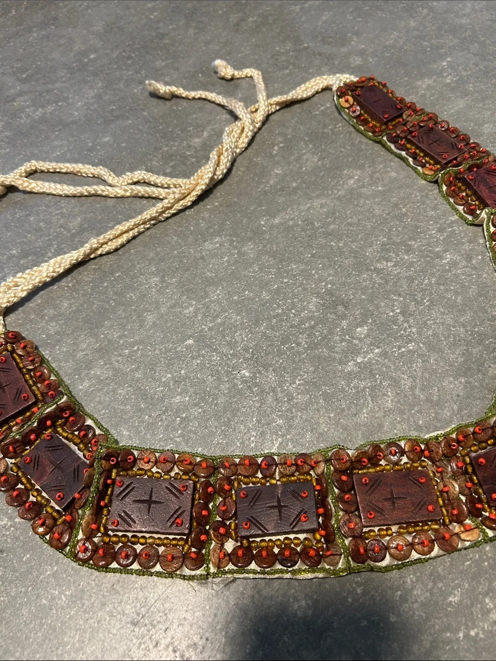 Wood and bead tie belt NWOT